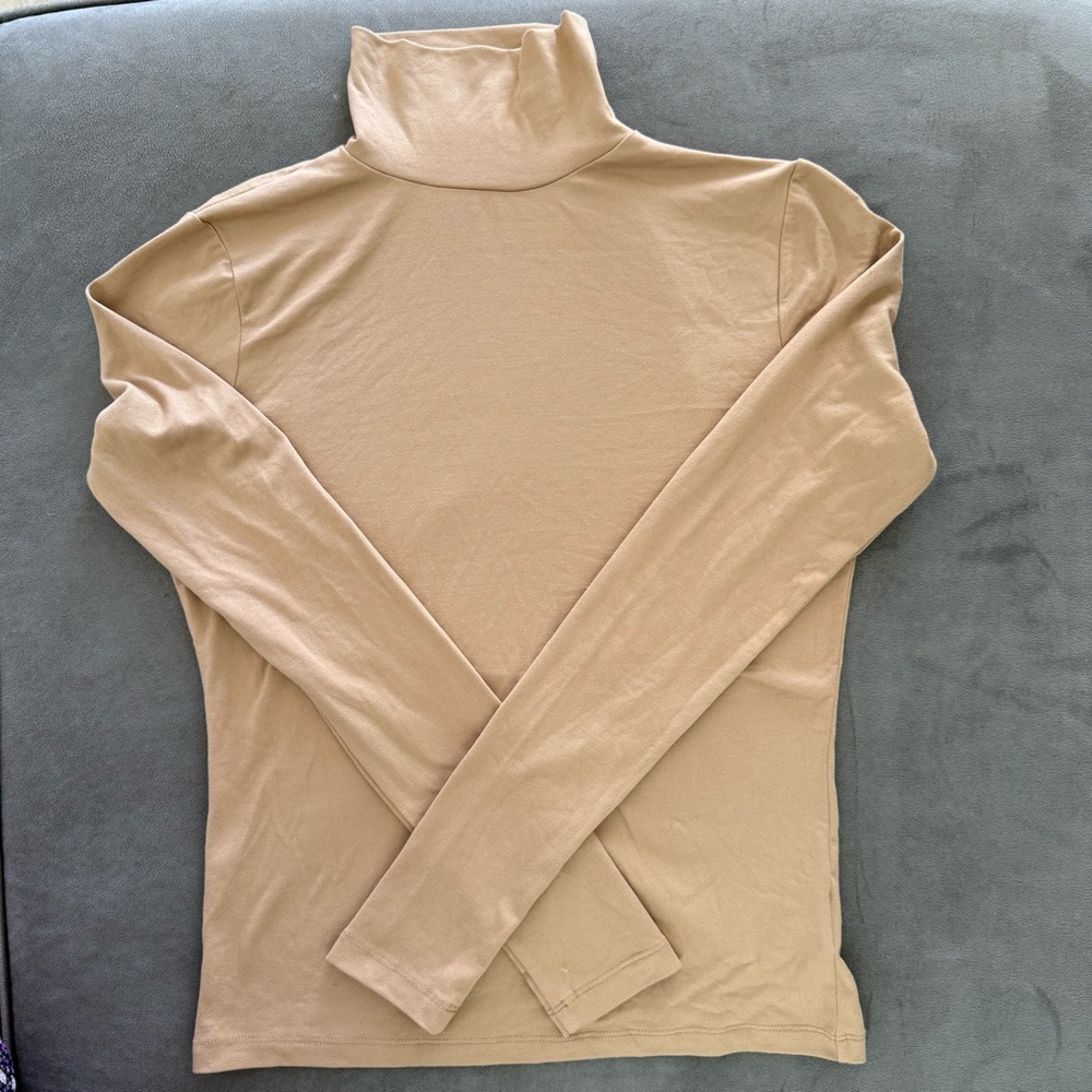 Urban Outfitters Camel Turtleneck Top Open Back Size M Long Sleeve